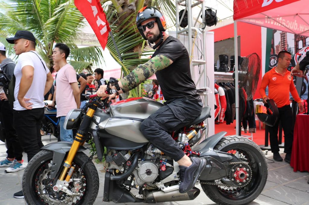 Mũ bảo hiểm Avex Biltro