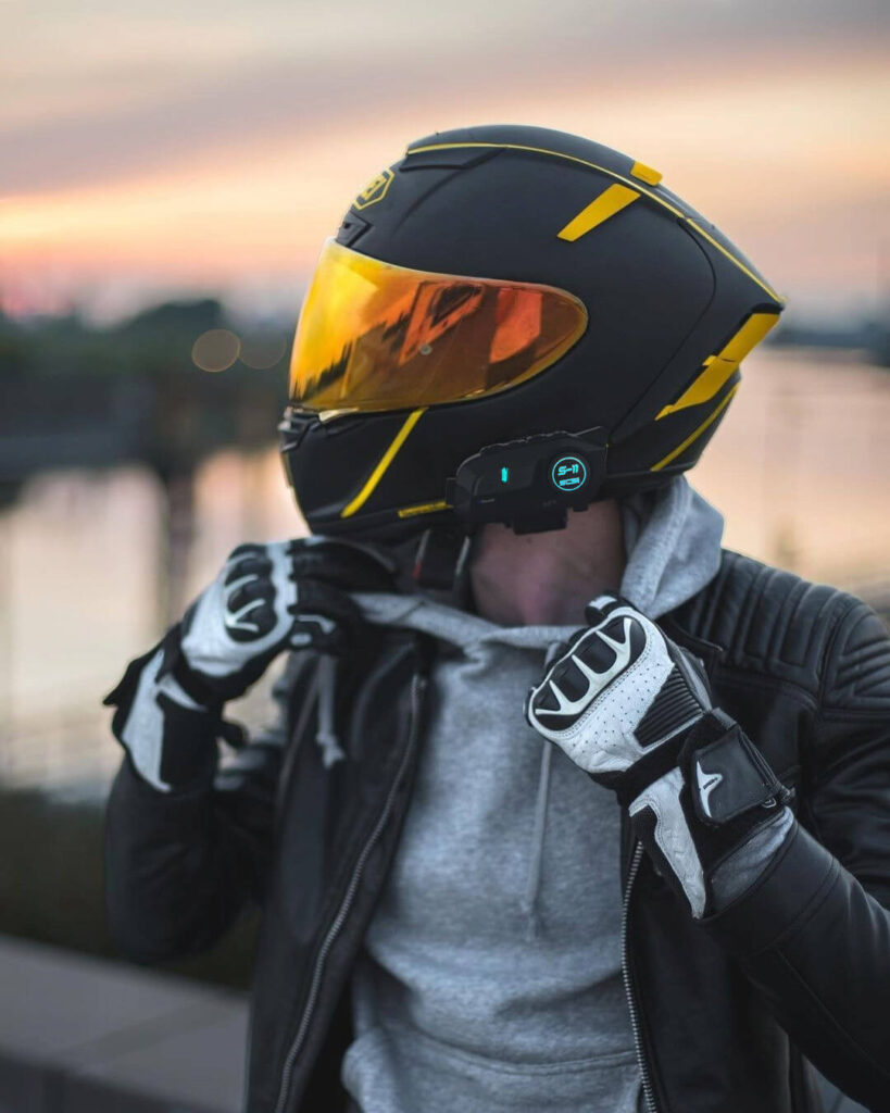 TAI NGHE BLUETOOTH CAMERA 2K INTERCOM SCS S-11 GẮN NÓN BẢO HIỂM